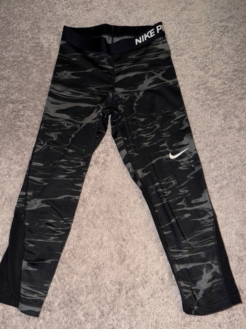 Women’s Nike Black & Gray Camo Performance/Athletic Leggings